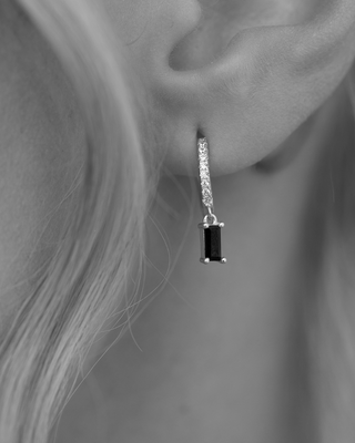 BLACK STONE DROP | HUGGIES SILVER