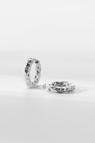CHASE | MINI HOOP EARRING SILVER
