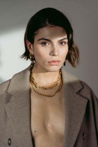 HUGGIES EN PIERRE NOIRE