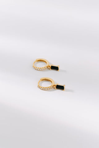 HUGGIES EN PIERRE NOIRE