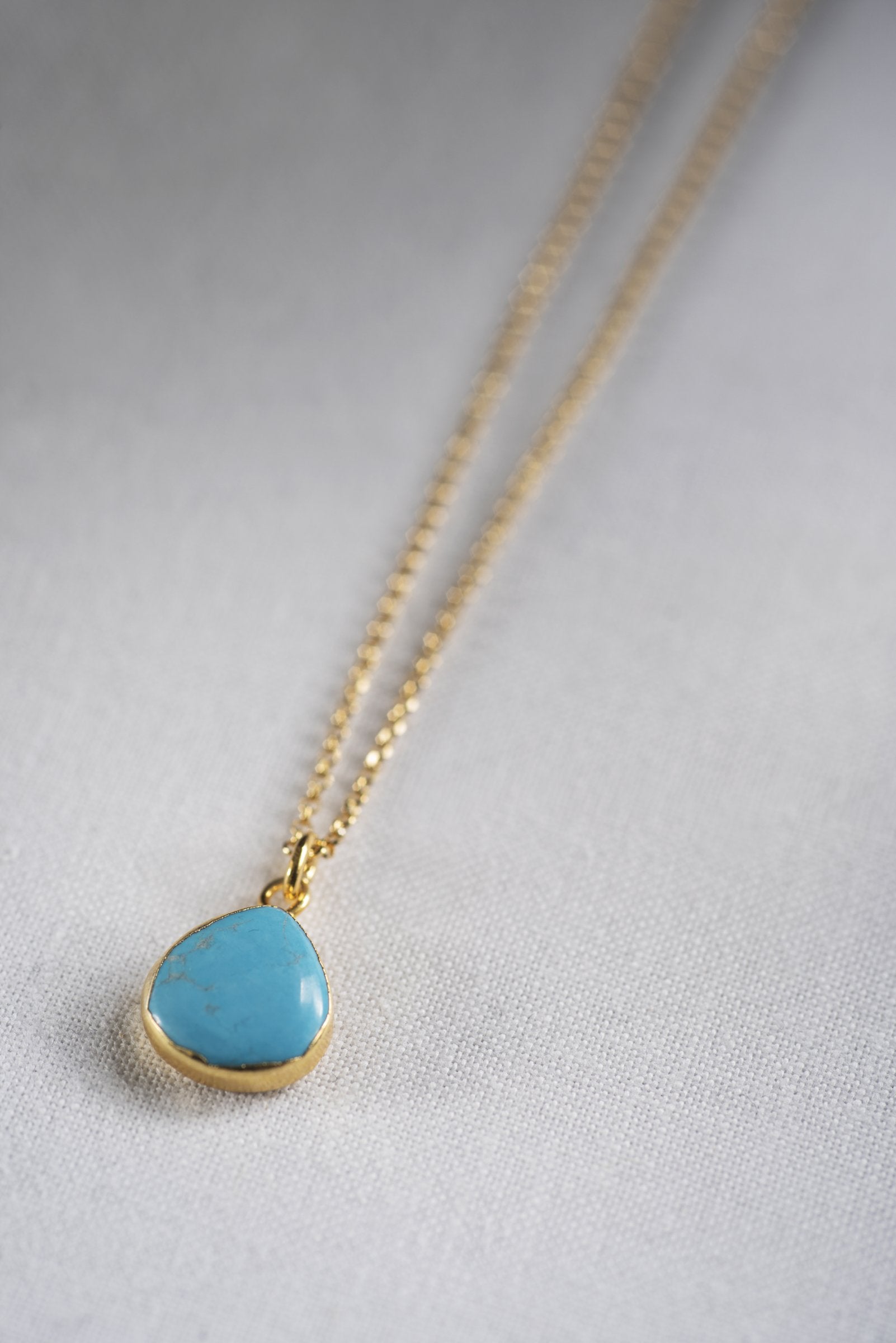 TROMBOLE + HOWLITE TURQUOISE + COLLIER ÉTOILE || POSITIONNER